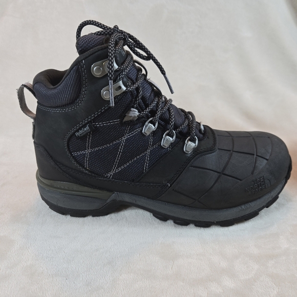 Northface Waterproof Chilkat Fall, Winter, Spring Midrise Boot - Picture 6 of 11